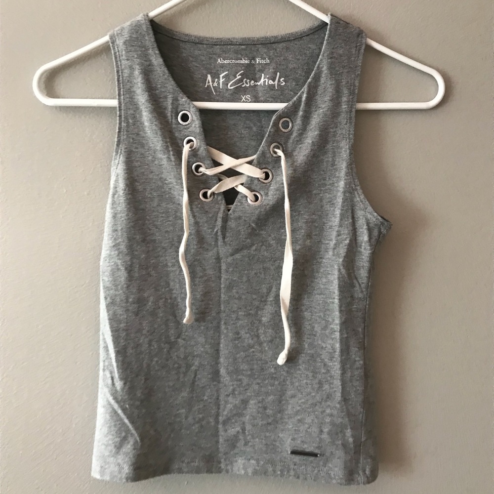 Lace‎ up a tank top